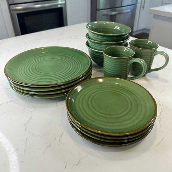 Jaclyn Smith Today Series Green Pattern Coffee Mugs Set of 2 - Picture 4 of 5